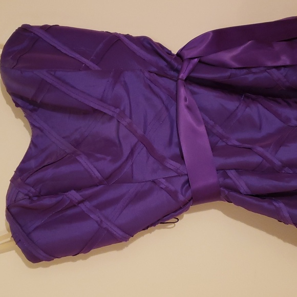 Dress - Picture 2 of 4